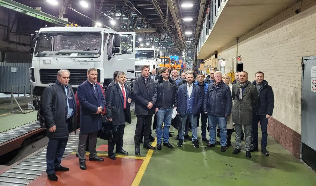 Представители Нижегородской области посетили МАЗ